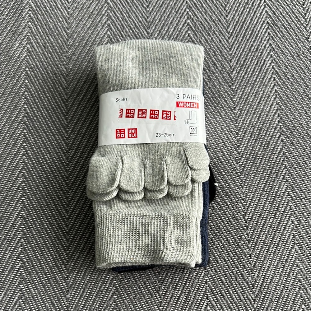 Uniqlo Women's Light Toe Socks 3-Pack Gray Navy Black NEW